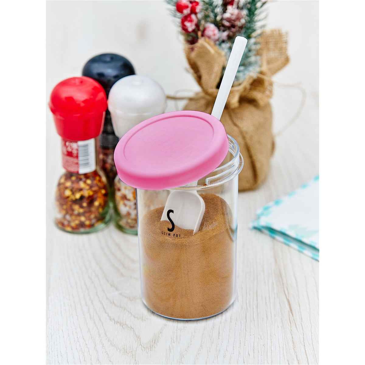 Inomata Food Ingredient Storage Sealed Container (680ml) Pink