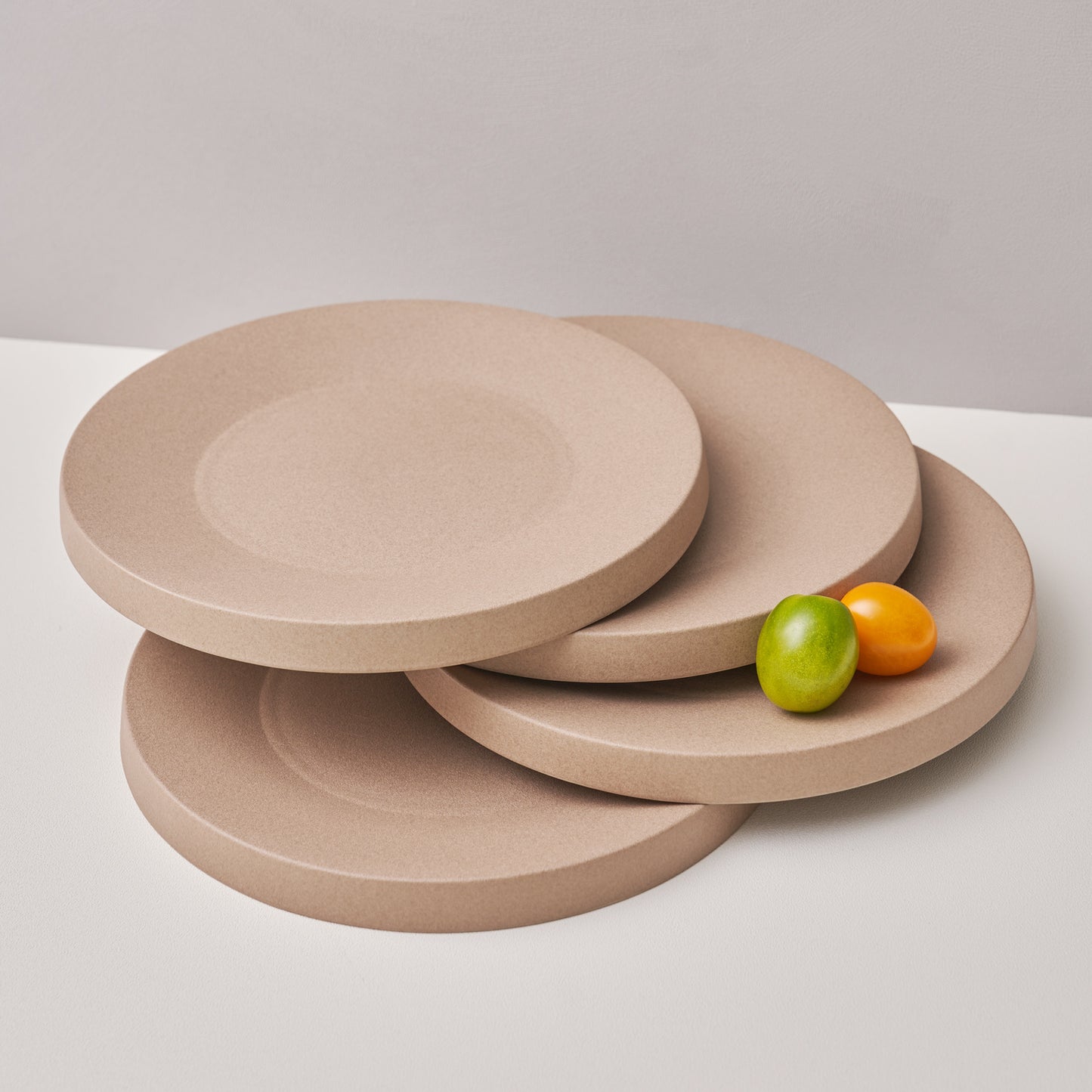 DILLO Art Objet Large Round Plate Dinnerware Brown