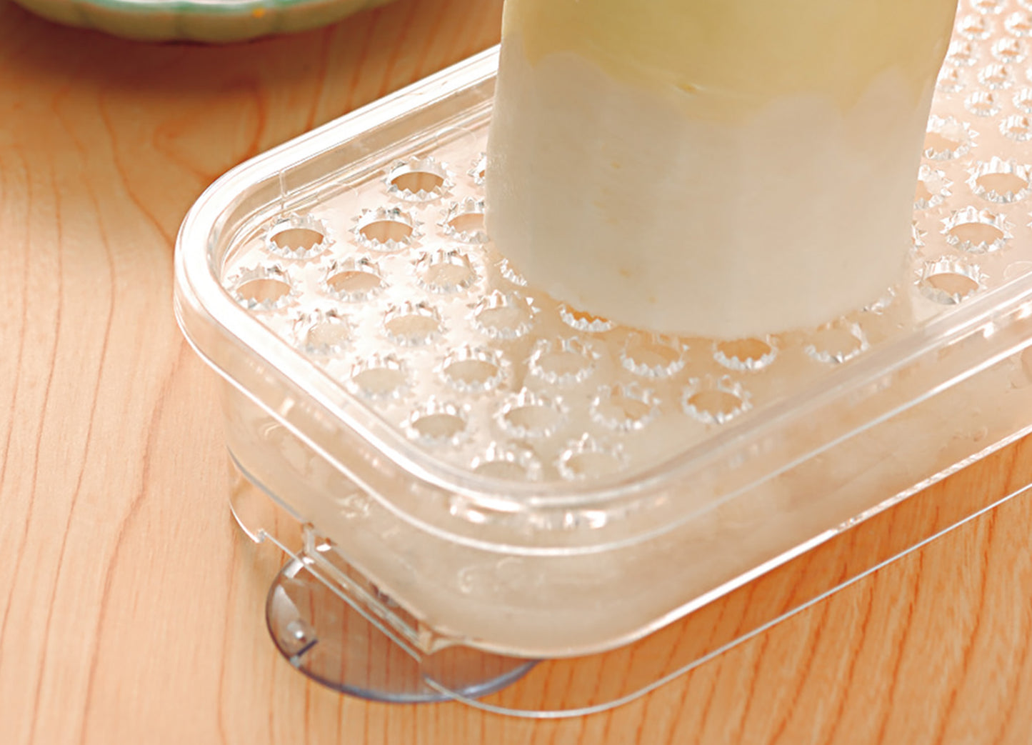 Grinding Grater with Storage Container (400ml) Kitchen Tool Clear - 이노마타 투명 강판 & 볼 세트 1104w 화이트 - adamhnk