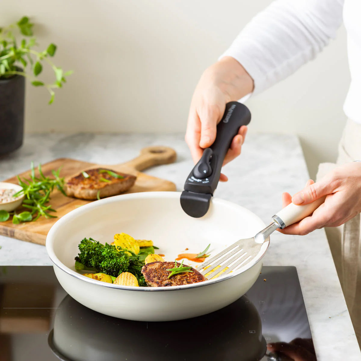 Greenpan Click Chef Induction Frying Pan 8p PFAS Free - Cream White - Adamhnk