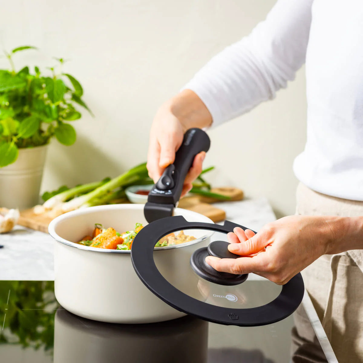 Greenpan Click Chef Induction Frying Pan 8p PFAS Free - Cream White - Adamhnk
